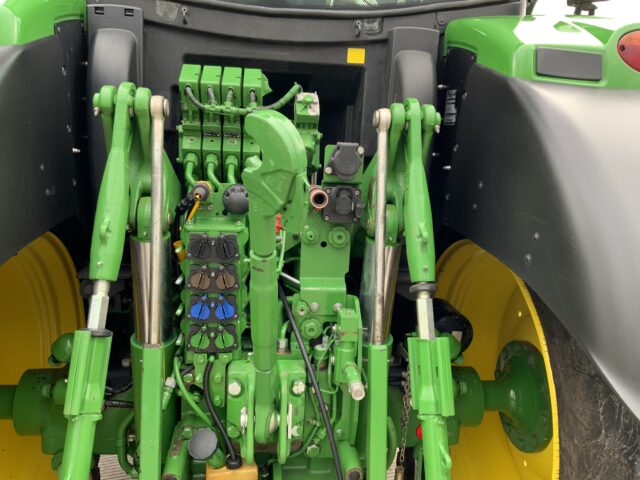 John Deere 6215R Tractor (ST24044)