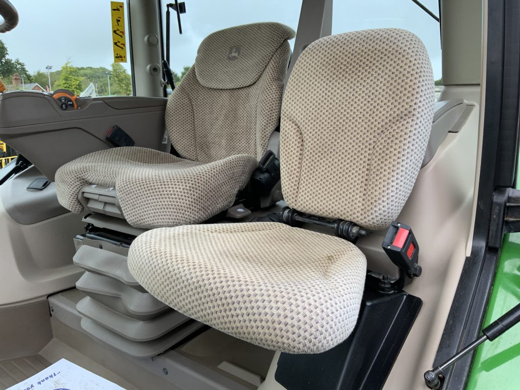 John Deere 6215R Tractor (ST24044)