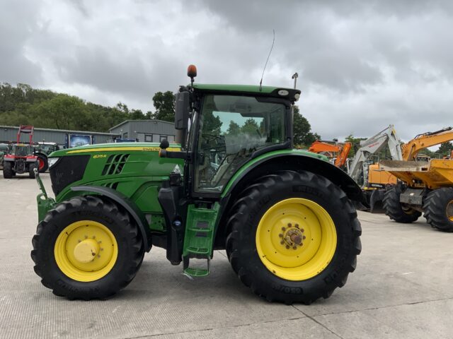John Deere 6215R Tractor (ST23802)