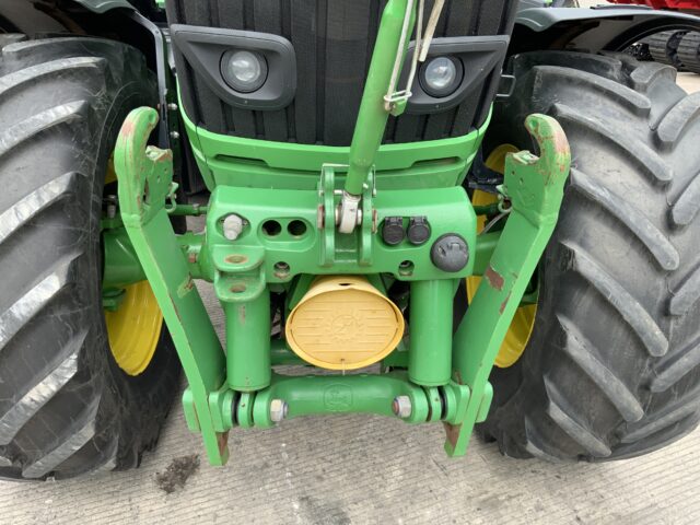 John Deere 6215R Tractor (ST23802)