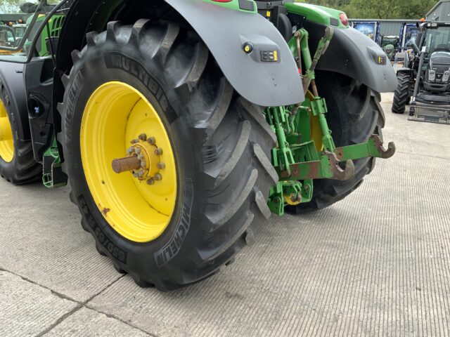 John Deere 6215R Tractor (ST23802)