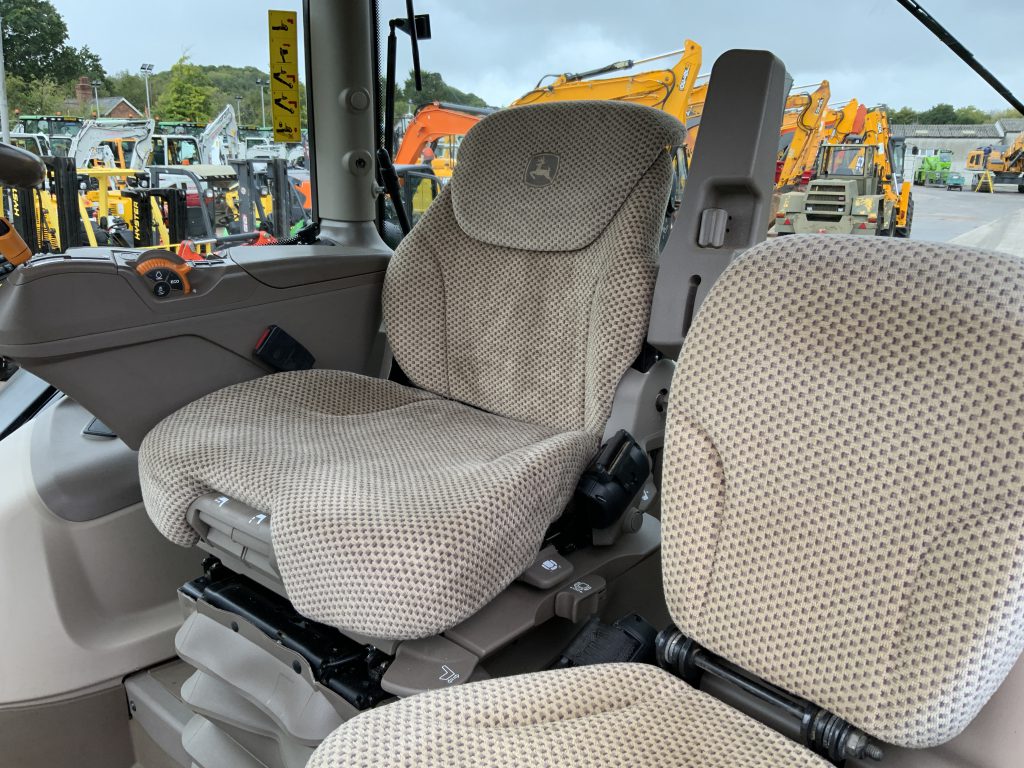 John Deere 6215R Tractor (ST24044)