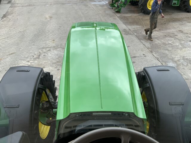 John Deere 6215R Tractor (ST24044)
