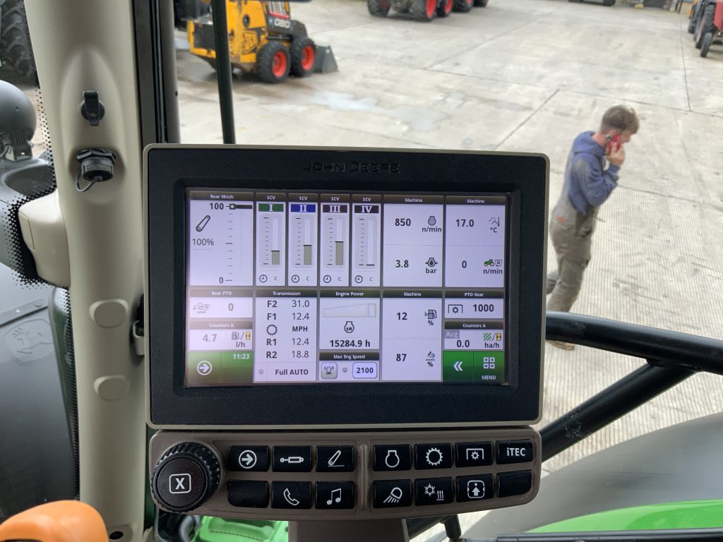 John Deere 6215R Tractor (ST24044)