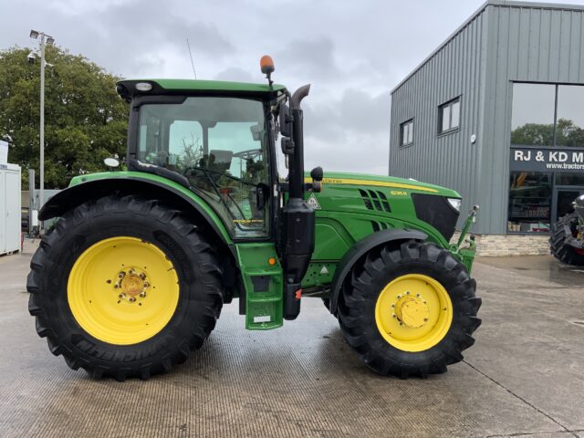 John Deere 6215R Tractor (ST24210)