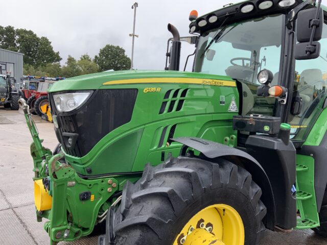John Deere 6215R Tractor (ST24210)