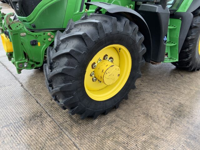 John Deere 6215R Tractor (ST24210)