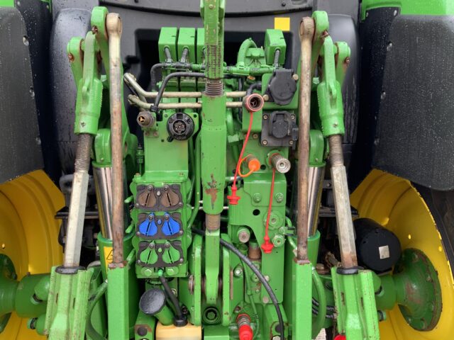 John Deere 6215R Tractor (ST24210)