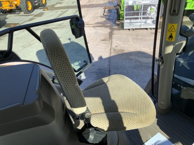 John Deere 6215R Tractor (ST24210)