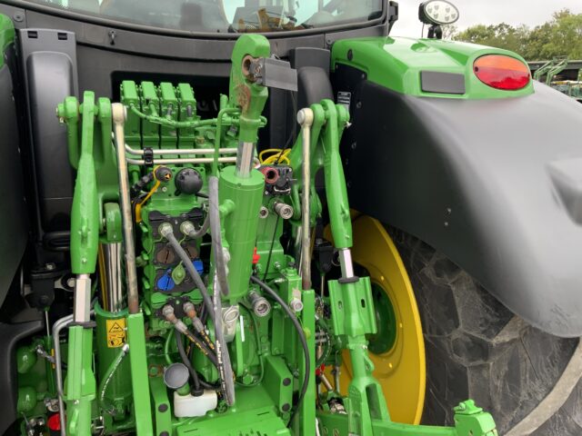 John Deere 6R.185 Tractor (ST24442)