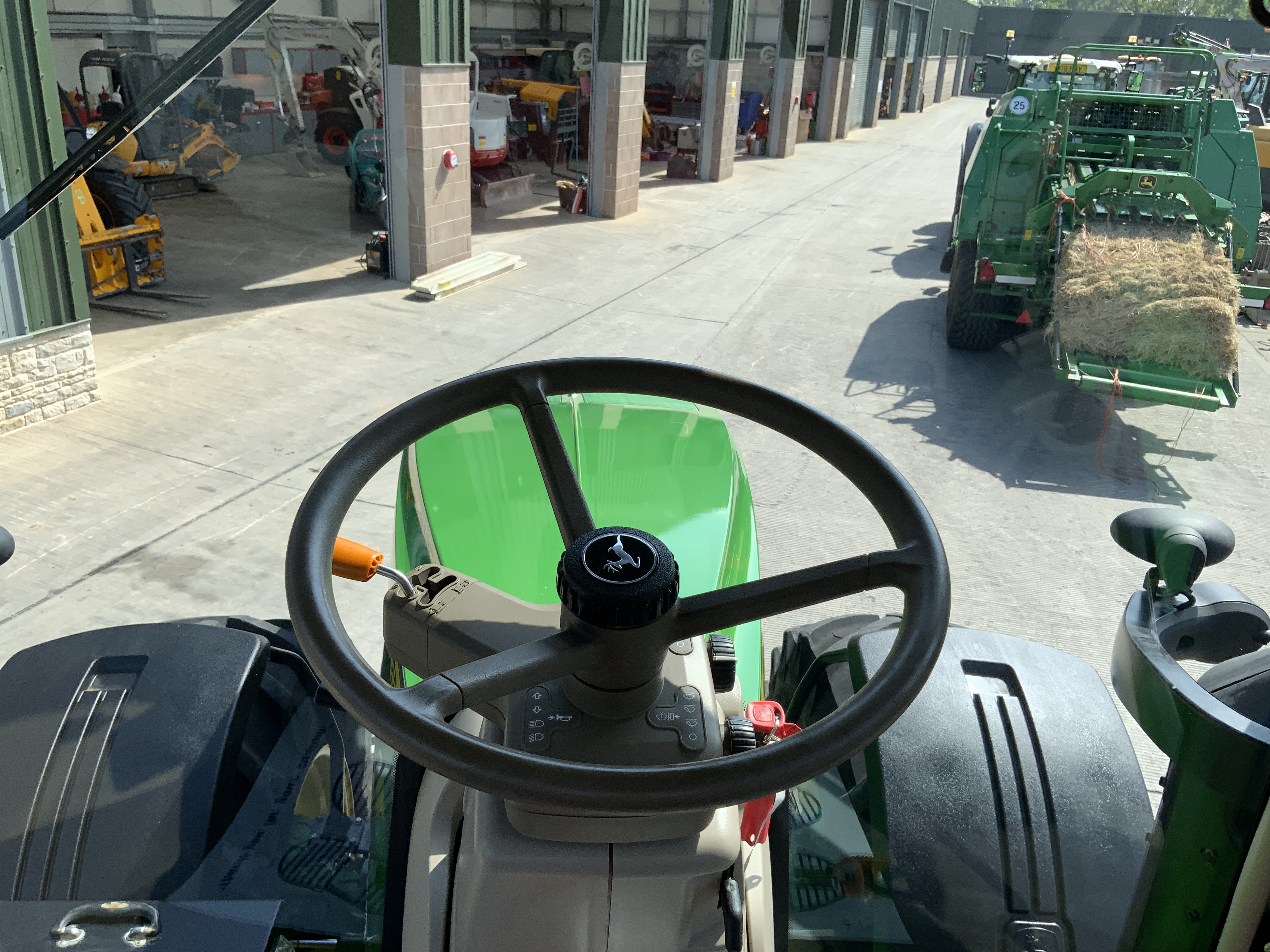 John Deere 7250R Tractor (ST23494) John Deere 7250R Tractor (ST23494)