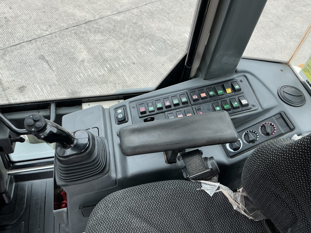 Liebherr 514 Stereo Wheeled Loading Shovel (ST23960)