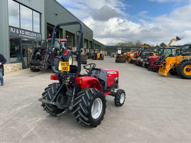 Massey Ferguson 1532 Compact Tractor (ST22752)