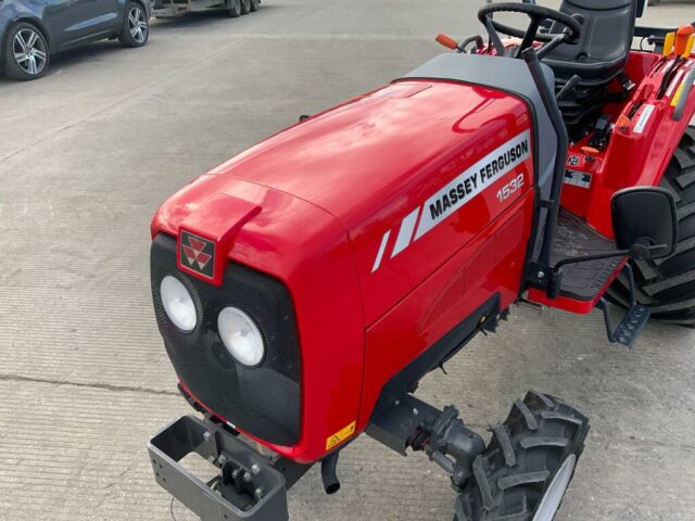 Massey Ferguson 1532 Compact Tractor (ST22752)