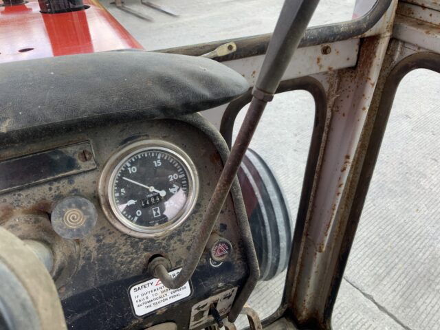 Massey Ferguson 590 Tractor (ST24160)