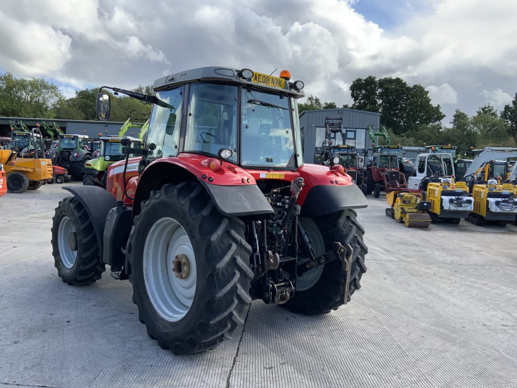 Massey Ferguson 6480 Dyna6 Tractor (ST24258)