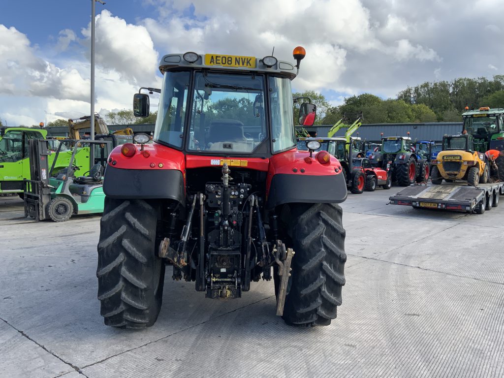 Massey Ferguson 6480 Dyna6 Tractor (ST24258)