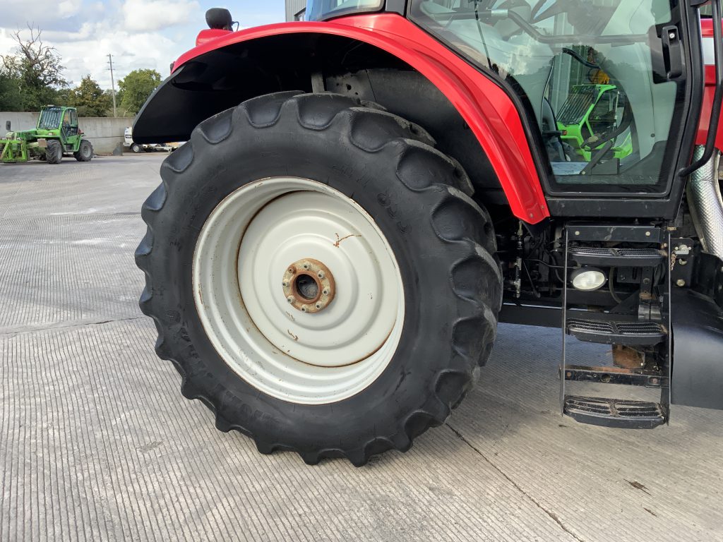 Massey Ferguson 6480 Dyna6 Tractor (ST24258)