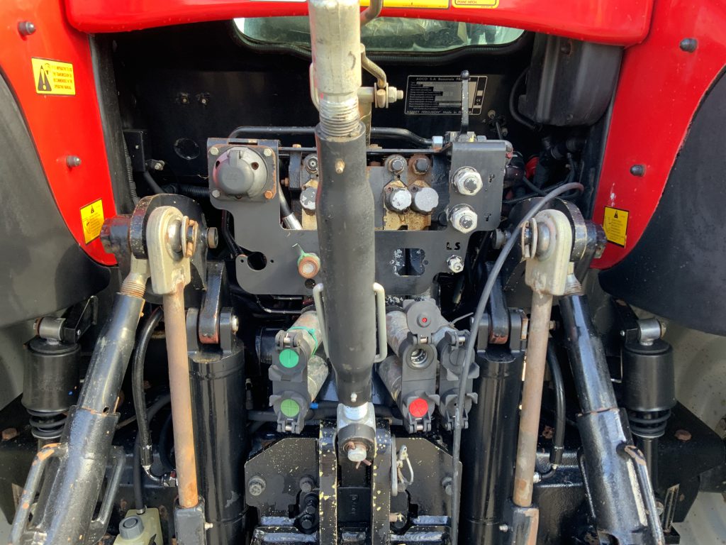 Massey Ferguson 6480 Dyna6 Tractor (ST24258)