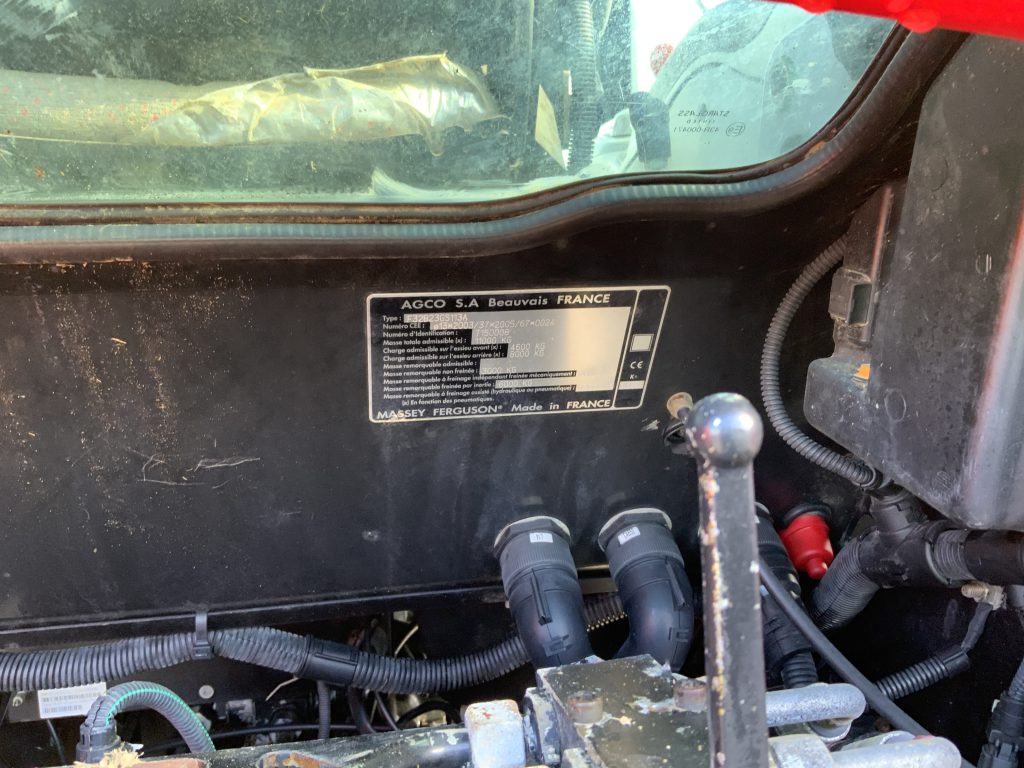 Massey Ferguson 6480 Dyna6 Tractor (ST24258)