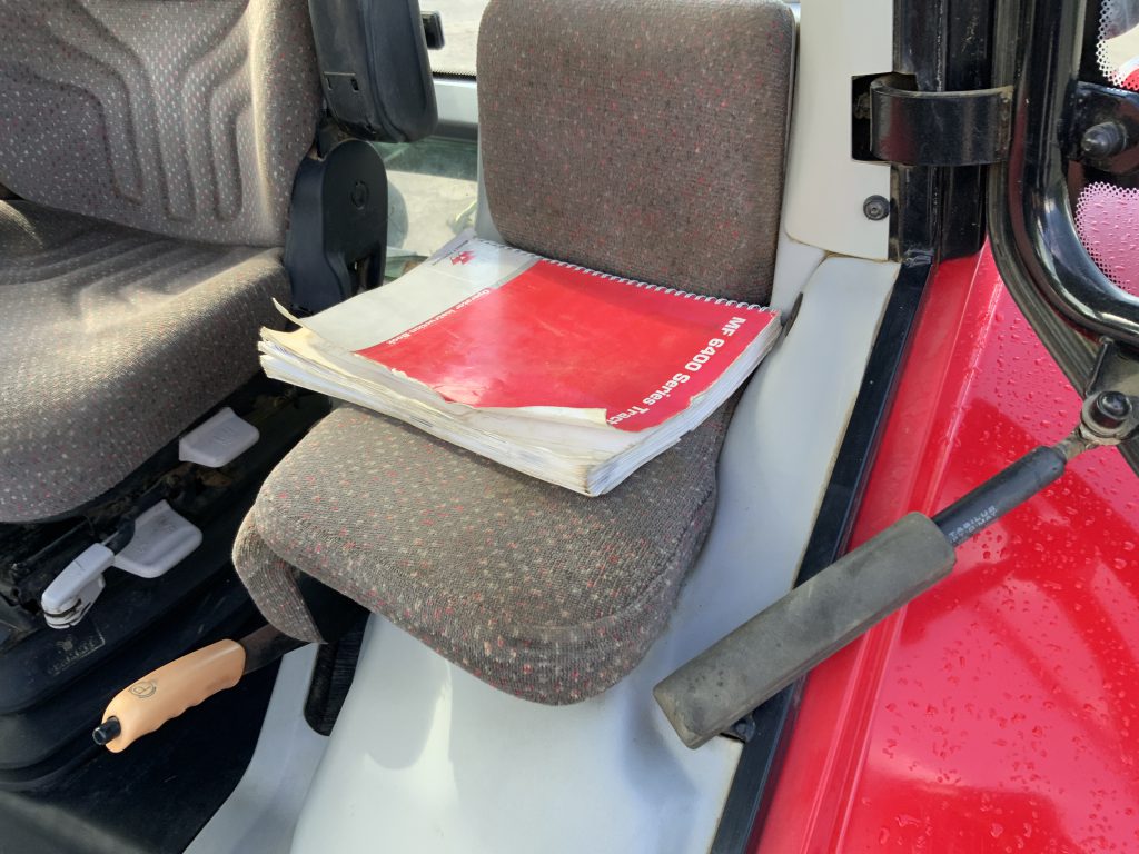 Massey Ferguson 6480 Dyna6 Tractor (ST24258)