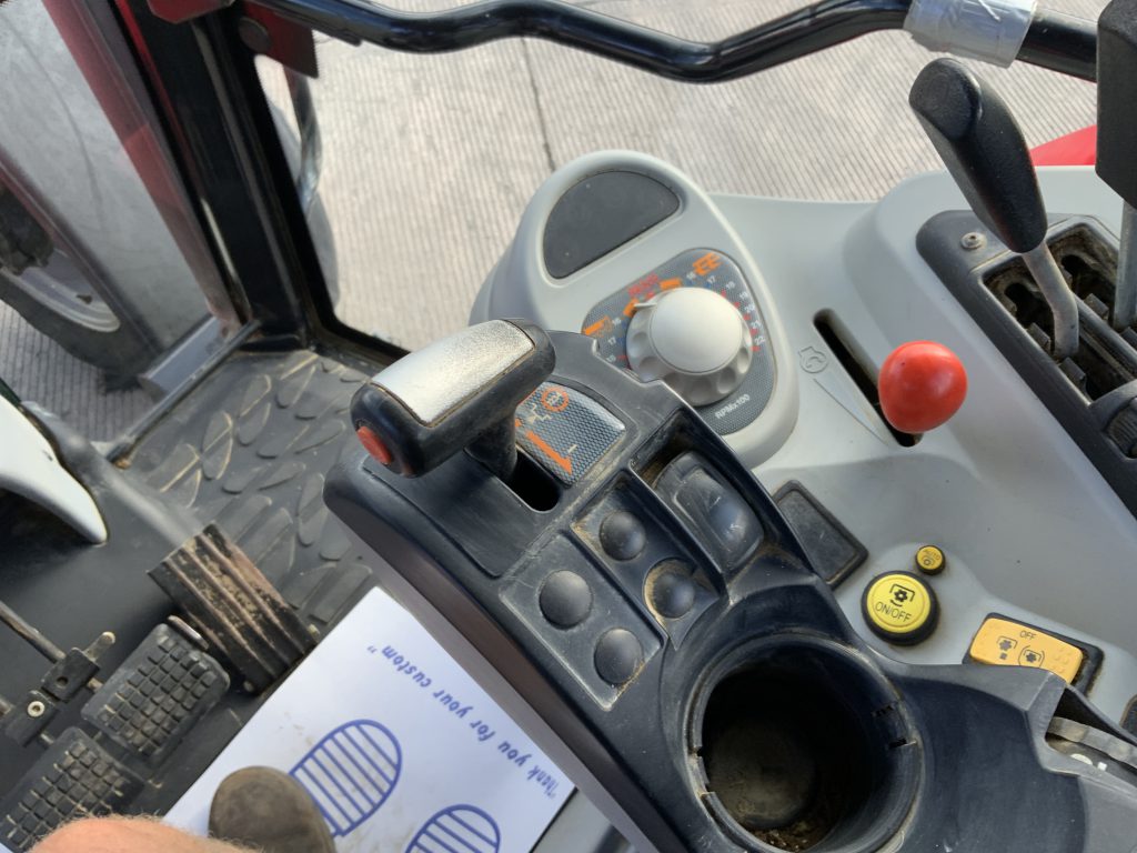 Massey Ferguson 6480 Dyna6 Tractor (ST24258)