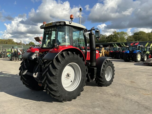 Massey Ferguson 6713s Dyna6 Tractor (ST24311)