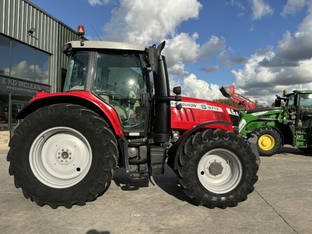 Massey Ferguson 6713s Dyna6 Tractor (ST24311)