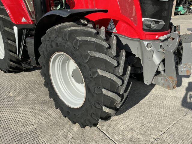 Massey Ferguson 6713s Dyna6 Tractor (ST24311)