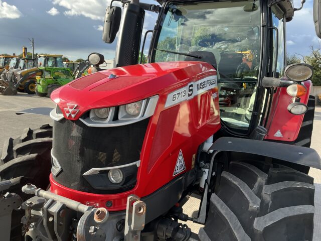 Massey Ferguson 6713s Dyna6 Tractor (ST24311)