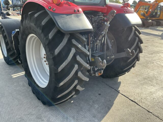 Massey Ferguson 6713s Dyna6 Tractor (ST24311)