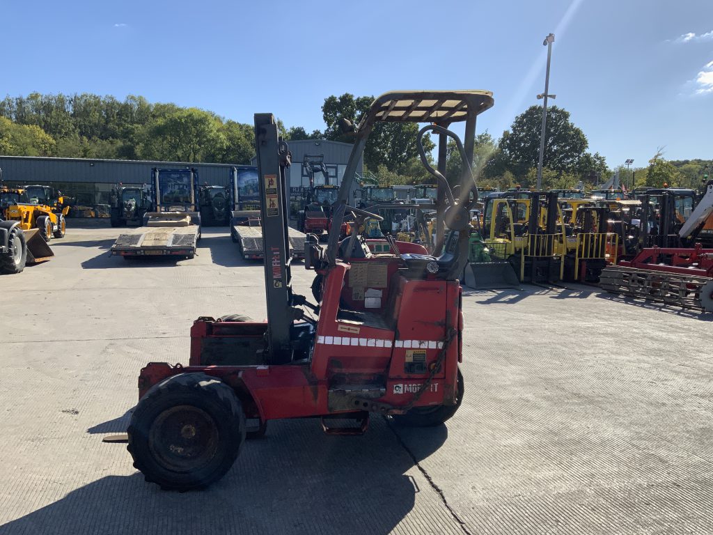 Moffett M8 25.3 Forklift (ST24021)