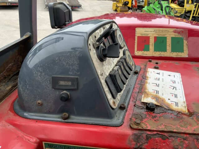 Moffet M8-25.3 Forklift (ST24016)