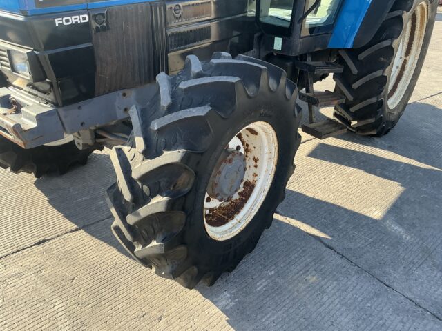 New Holland 7840 SLE Tractor (ST24087)