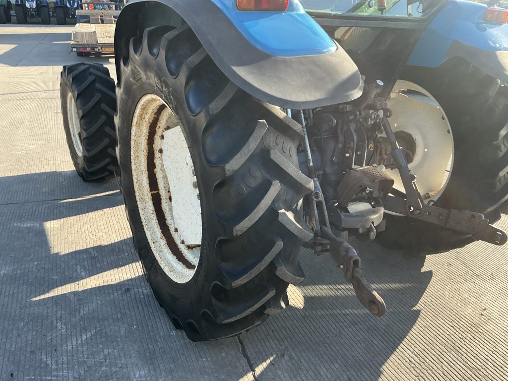 New Holland 7840 SLE Tractor (ST24087)