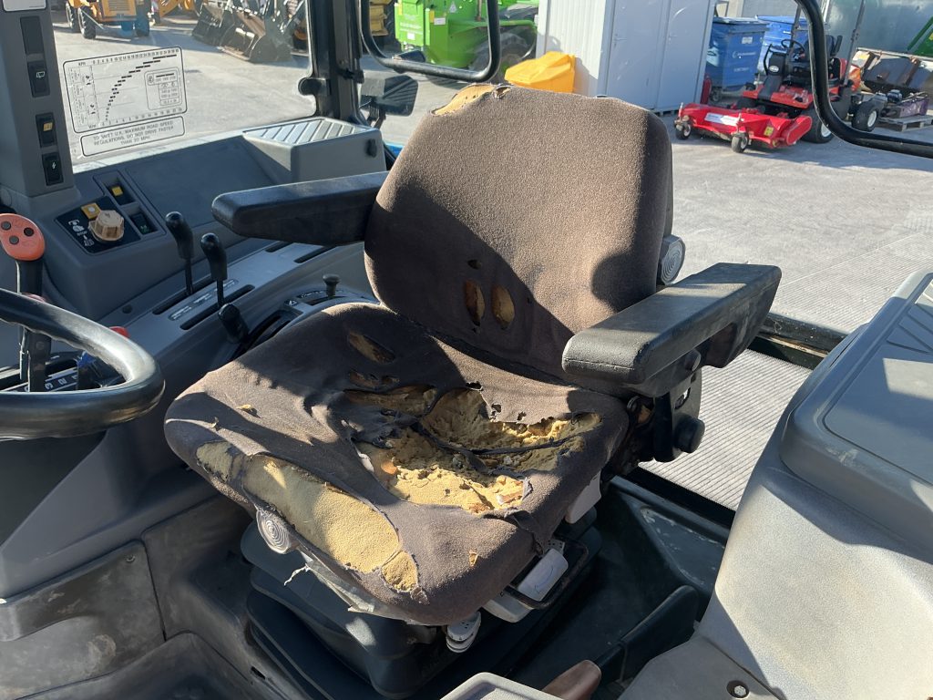 New Holland 7840 SLE Tractor (ST24087)