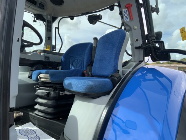 New Holland T7.185 Auto Command Tractor (ST24146)