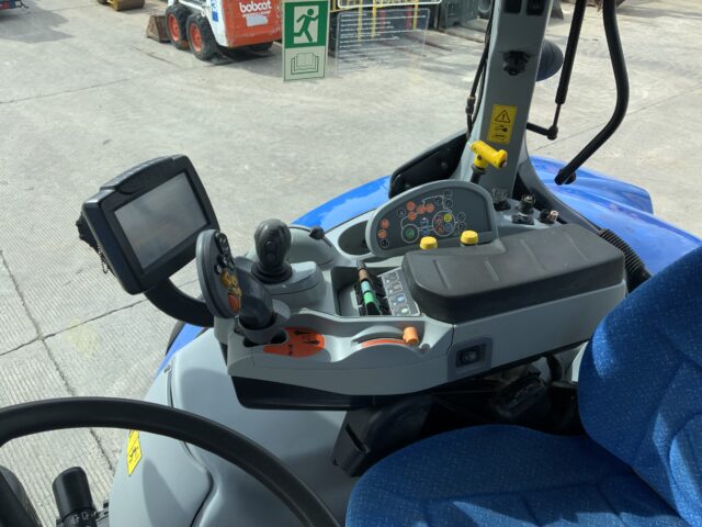 New Holland T7.185 Auto Command Tractor (ST24146)