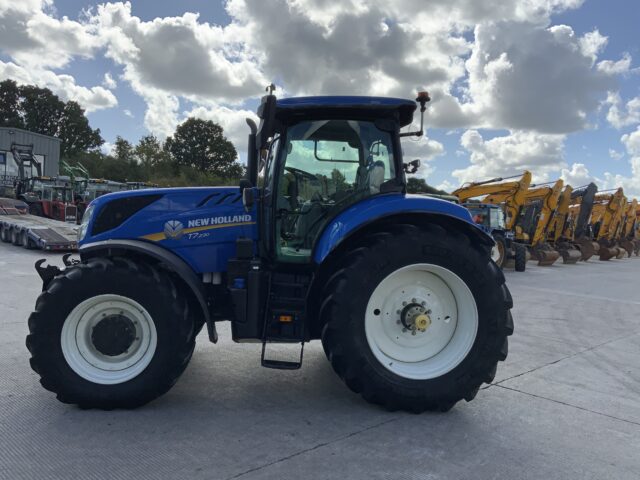 New Holland T7.230 Tractor (ST24298)