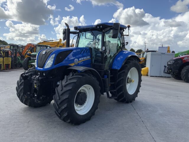 New Holland T7.230 Tractor (ST24298)