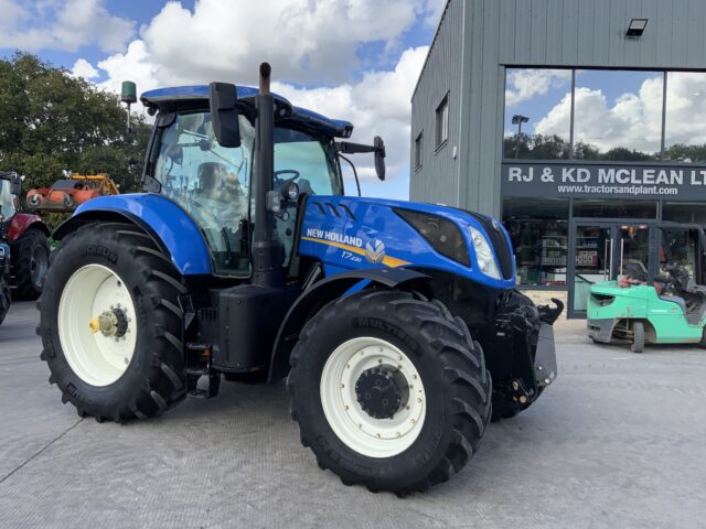 New Holland T7.230 Tractor (ST24298)