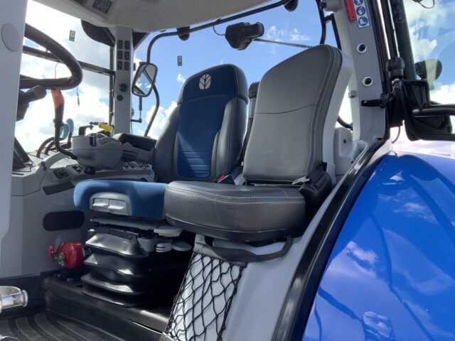 New Holland T7.230 Tractor (ST24298)