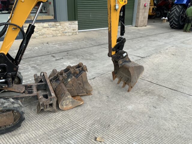 Sany SY16C Digger (ST24399)
