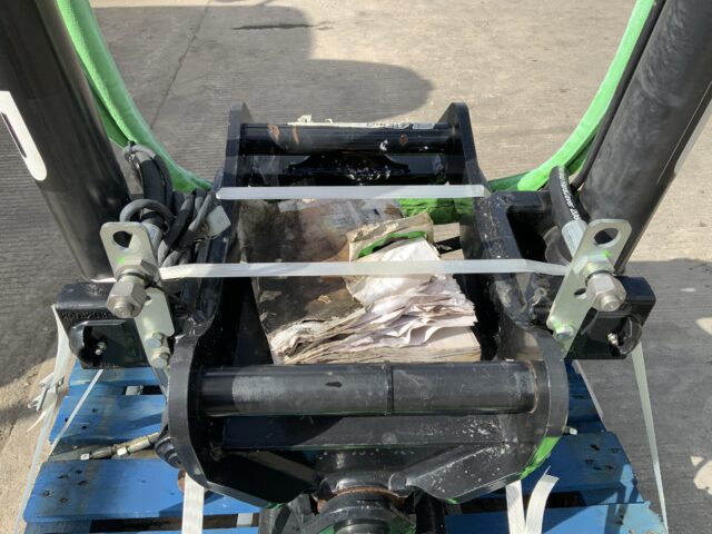 Steel Wrist Tilt Rotating Quick Hitch (ST24619)