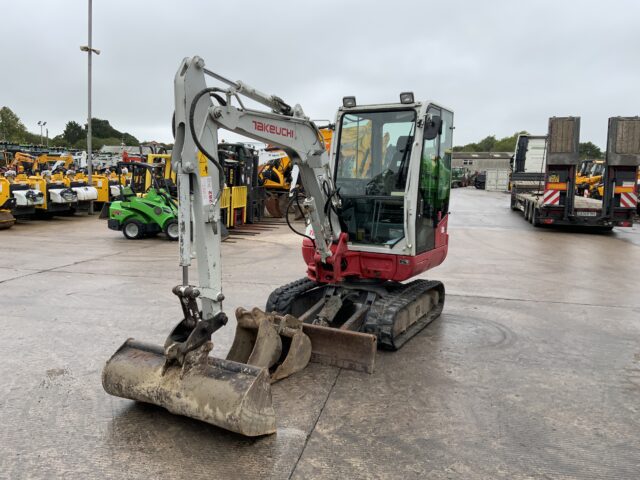 Takeuchi TB230 Digger (ST24061)