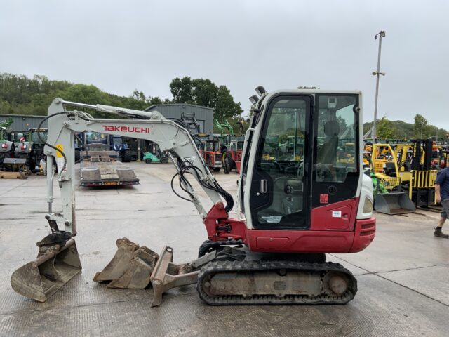 Takeuchi TB230 Digger (ST24061)