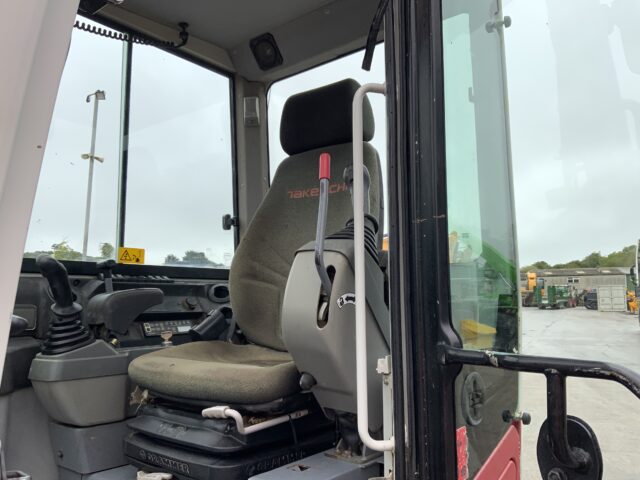 Takeuchi TB230 Digger (ST24061)