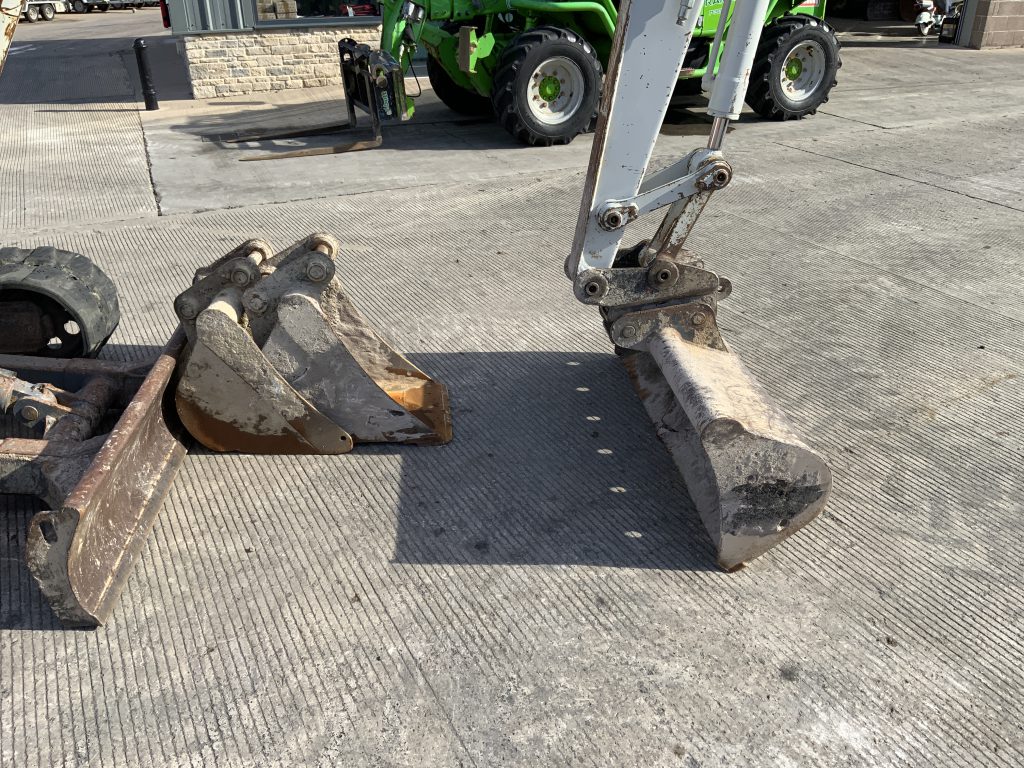 Takeuchi TB250 Digger (ST24283)