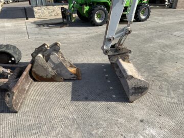 Takeuchi TB250 Digger (ST24283)