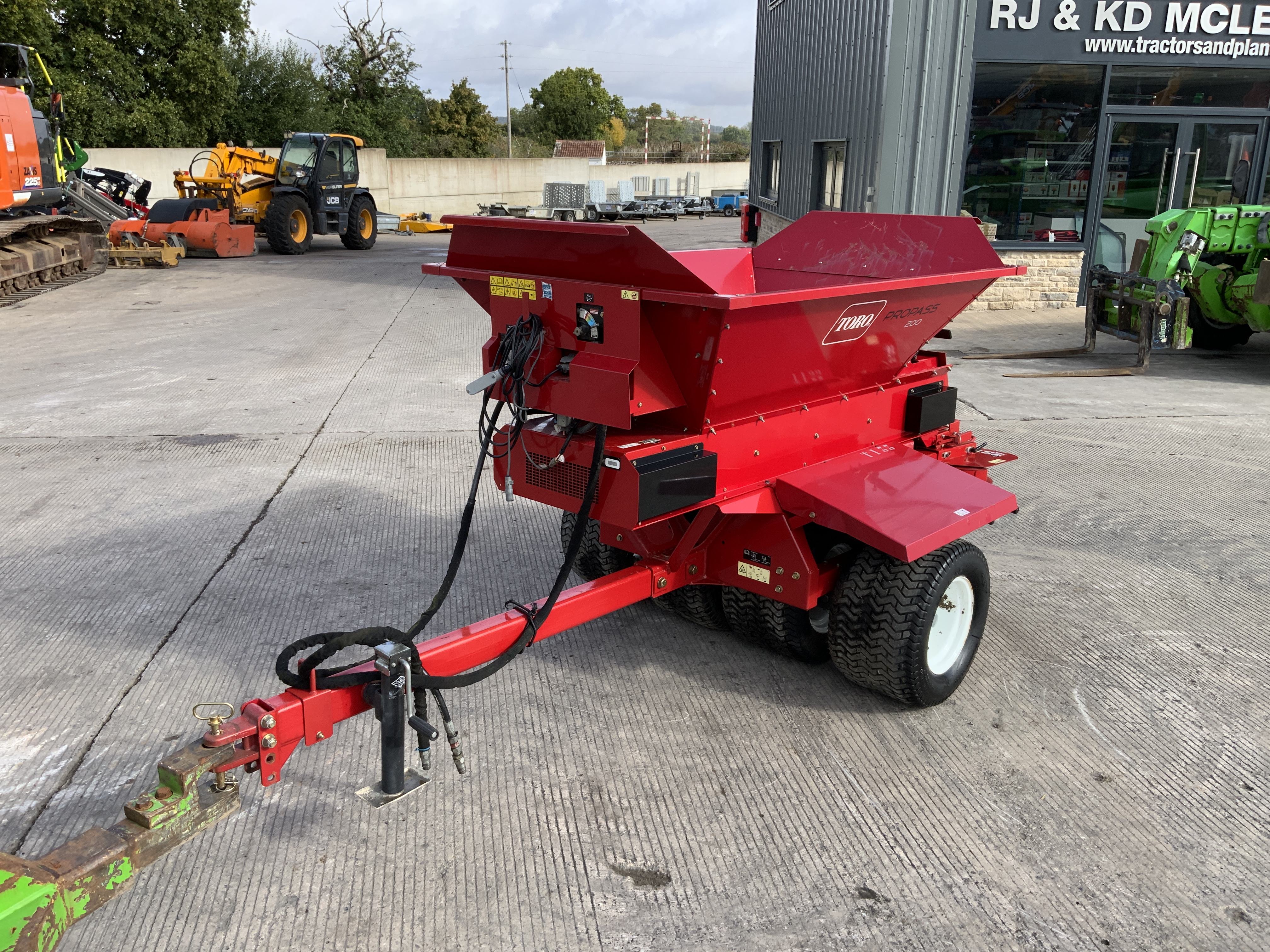 Toro Pro Pass 200 Top Dresser Toro Pro Pass 200 Top Dresser